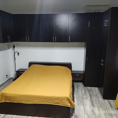 Christie'S 2 Central Apartment Bucharest Luaran gambar