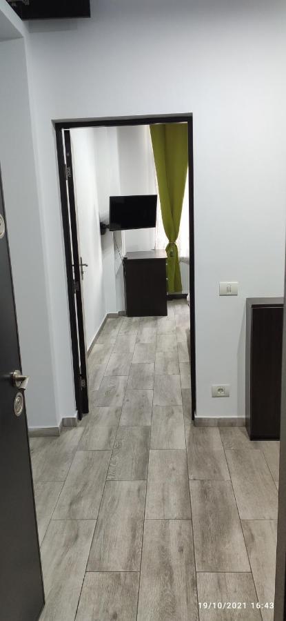 Christie'S 2 Central Apartment Bucharest Luaran gambar