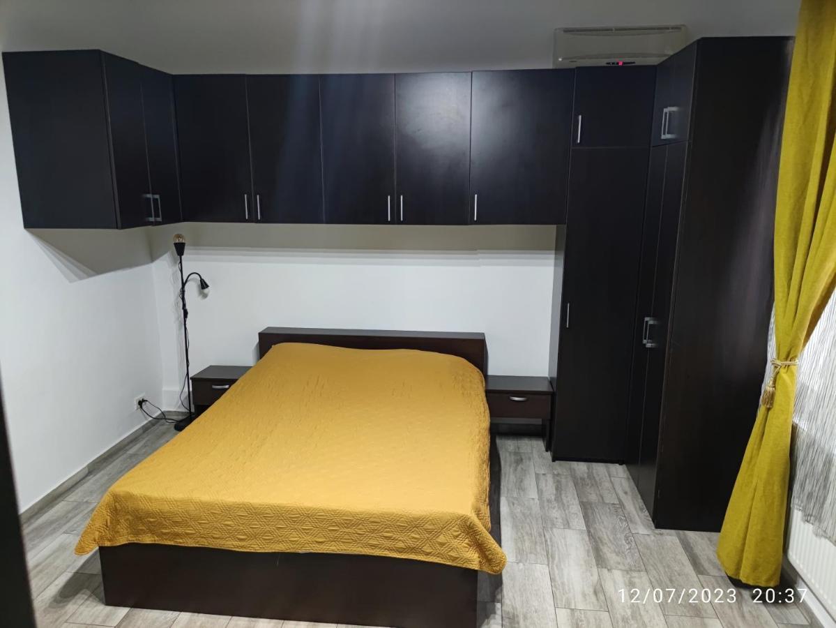 Christie'S 2 Central Apartment Bucharest Luaran gambar