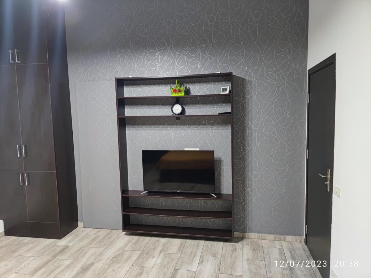 Christie'S 2 Central Apartment Bucharest Luaran gambar